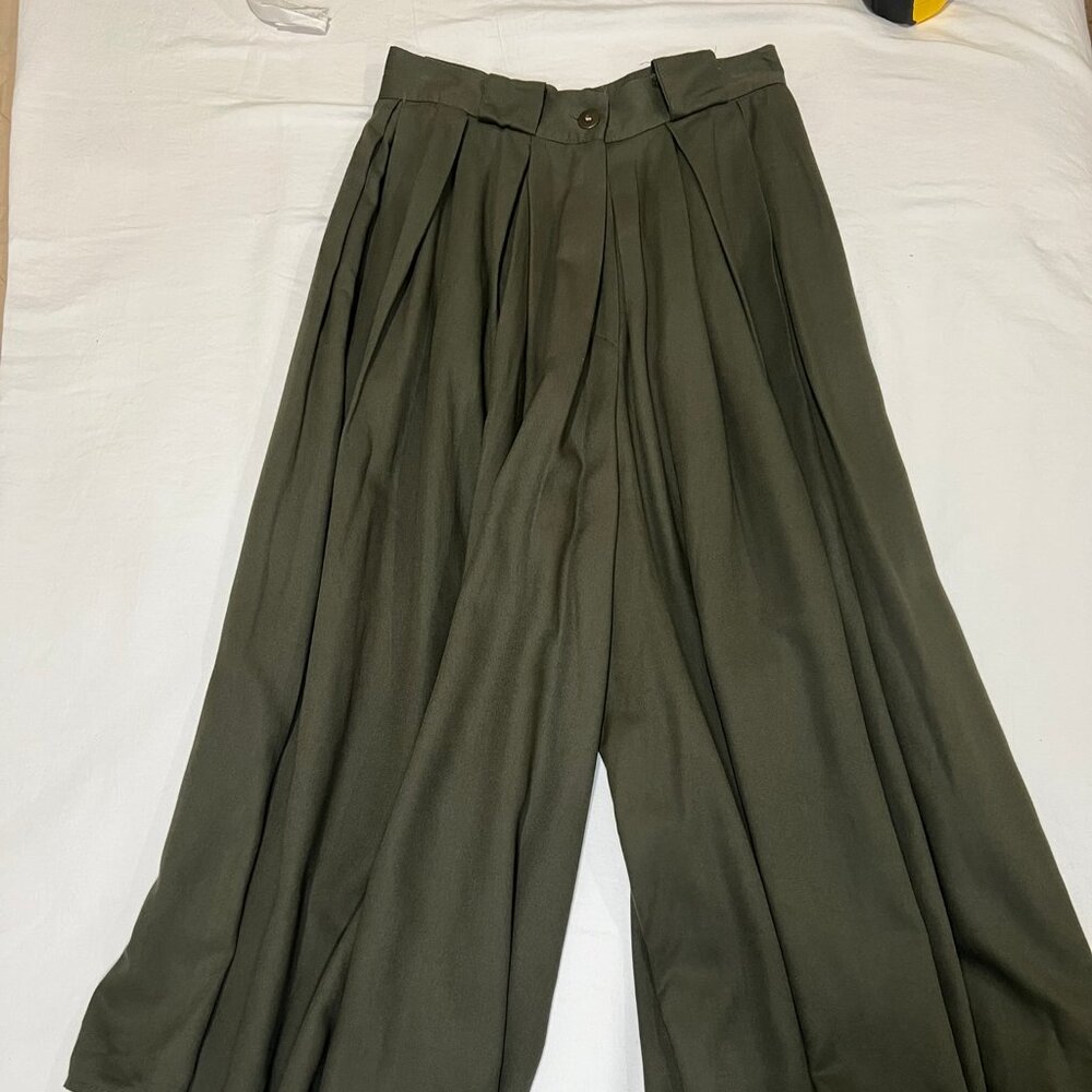 Army Green Wide Leg Capri Trousers